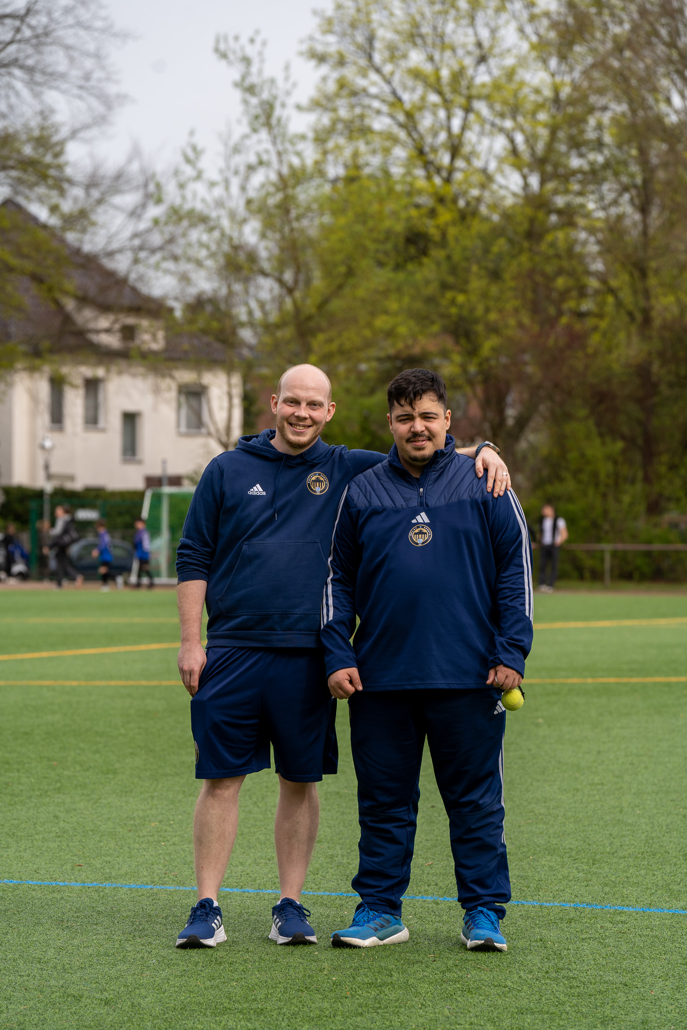 Ismail Hakki Eder mit einem Kollegen